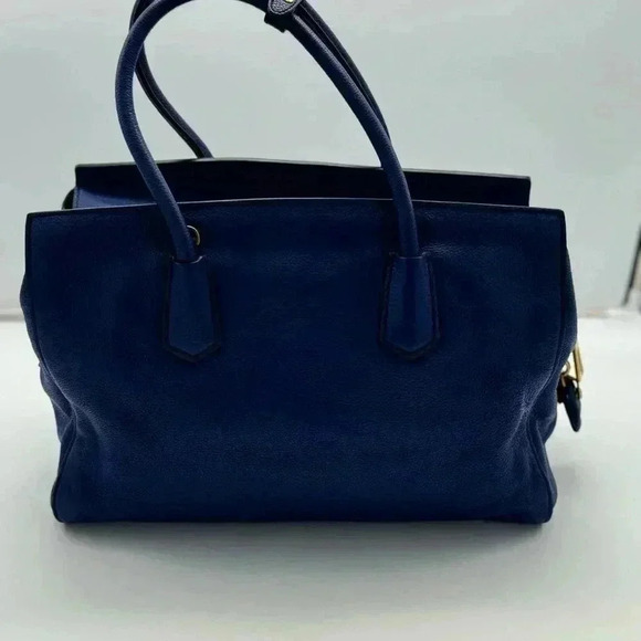 PRADA Vitello Daino Grained Leather with FREE ENTRUPY when purchased! - Picture 5 of 16